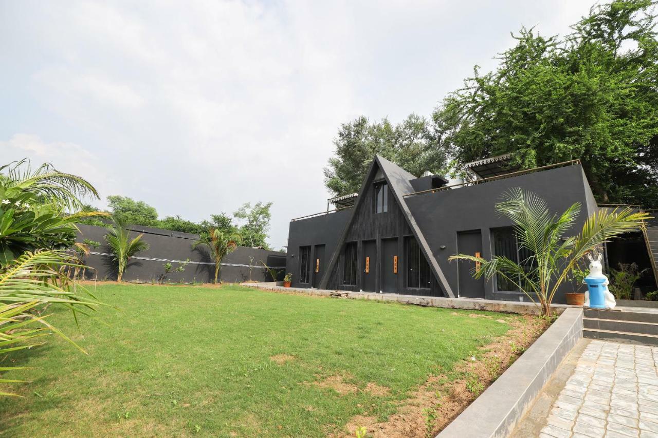 Oyo 48991 Serene Cottages And Resorts Вадодара Экстерьер фото